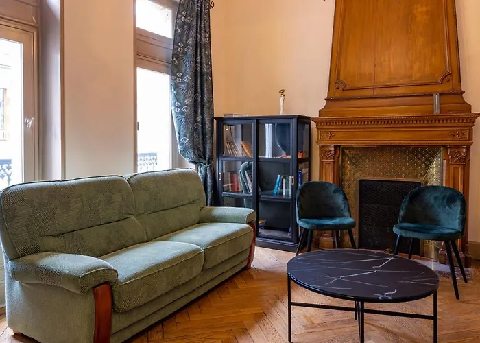 לינה וארוחת בוקר La Francois Premier